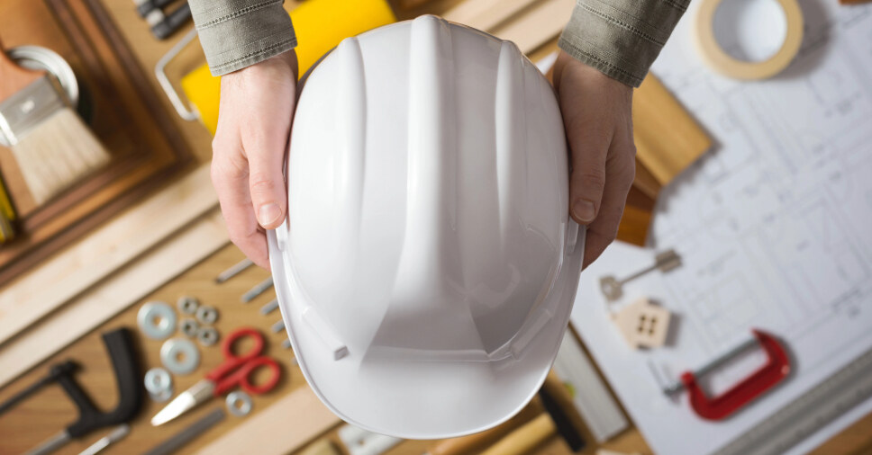 Capacete representando um dos EPIs para operador de empilhadeiras