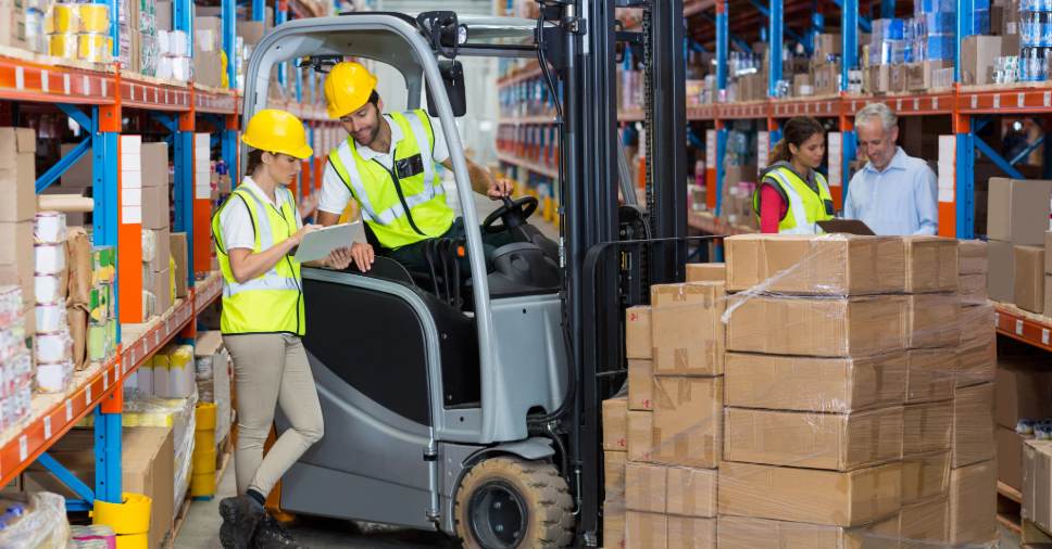 Entenda a capacidade de carga das empilhadeiras