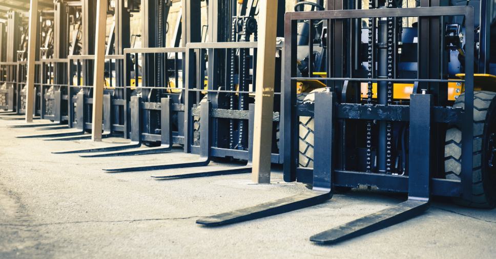 Motivos que causam danos na empilhadeira: evite prejuízos
